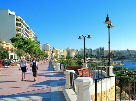 Stunning 2Br Holiday Penthouse In Central Sliema Ngoại thất bức ảnh