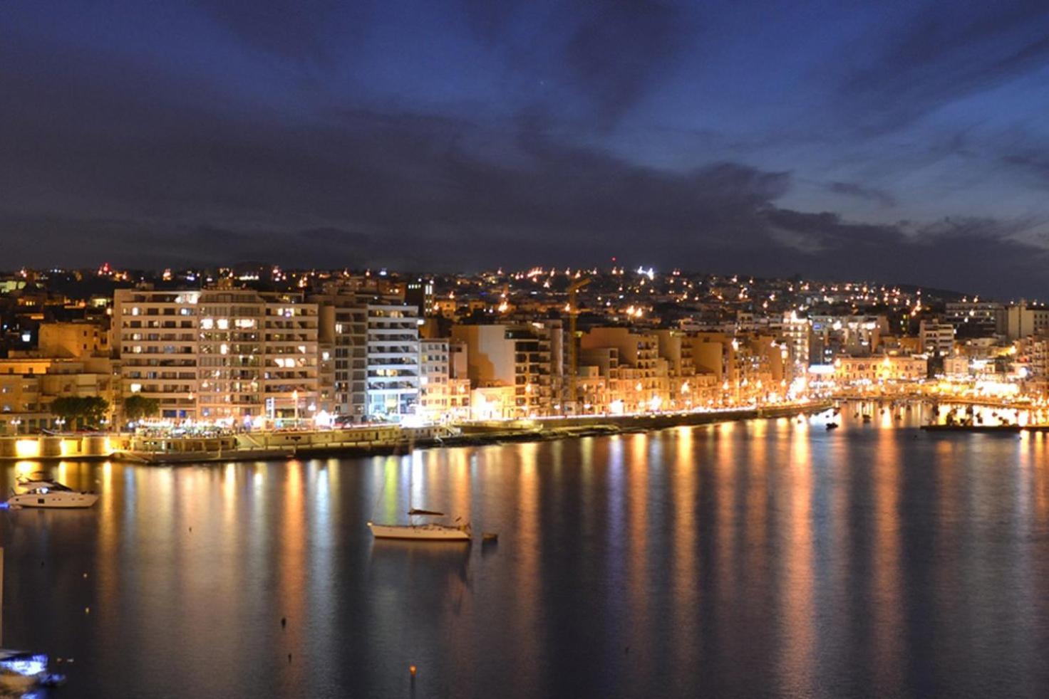 Stunning 2Br Holiday Penthouse In Central Sliema Ngoại thất bức ảnh