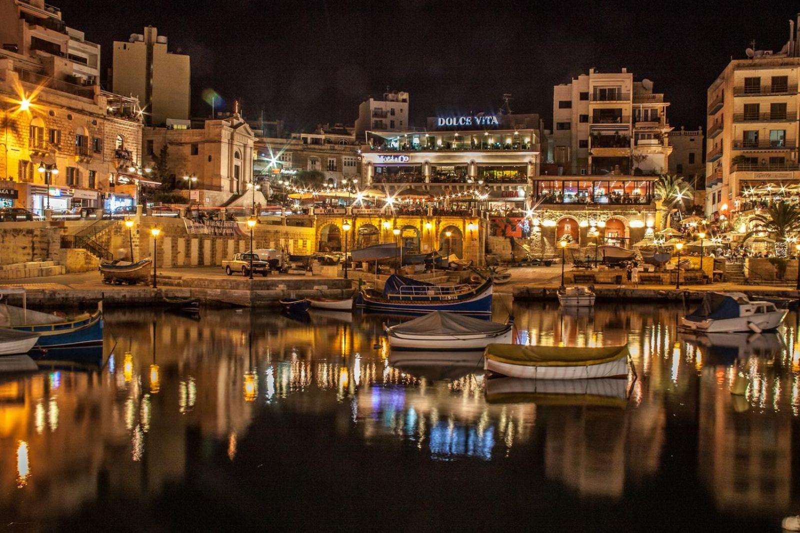 Stunning 2Br Holiday Penthouse In Central Sliema Ngoại thất bức ảnh