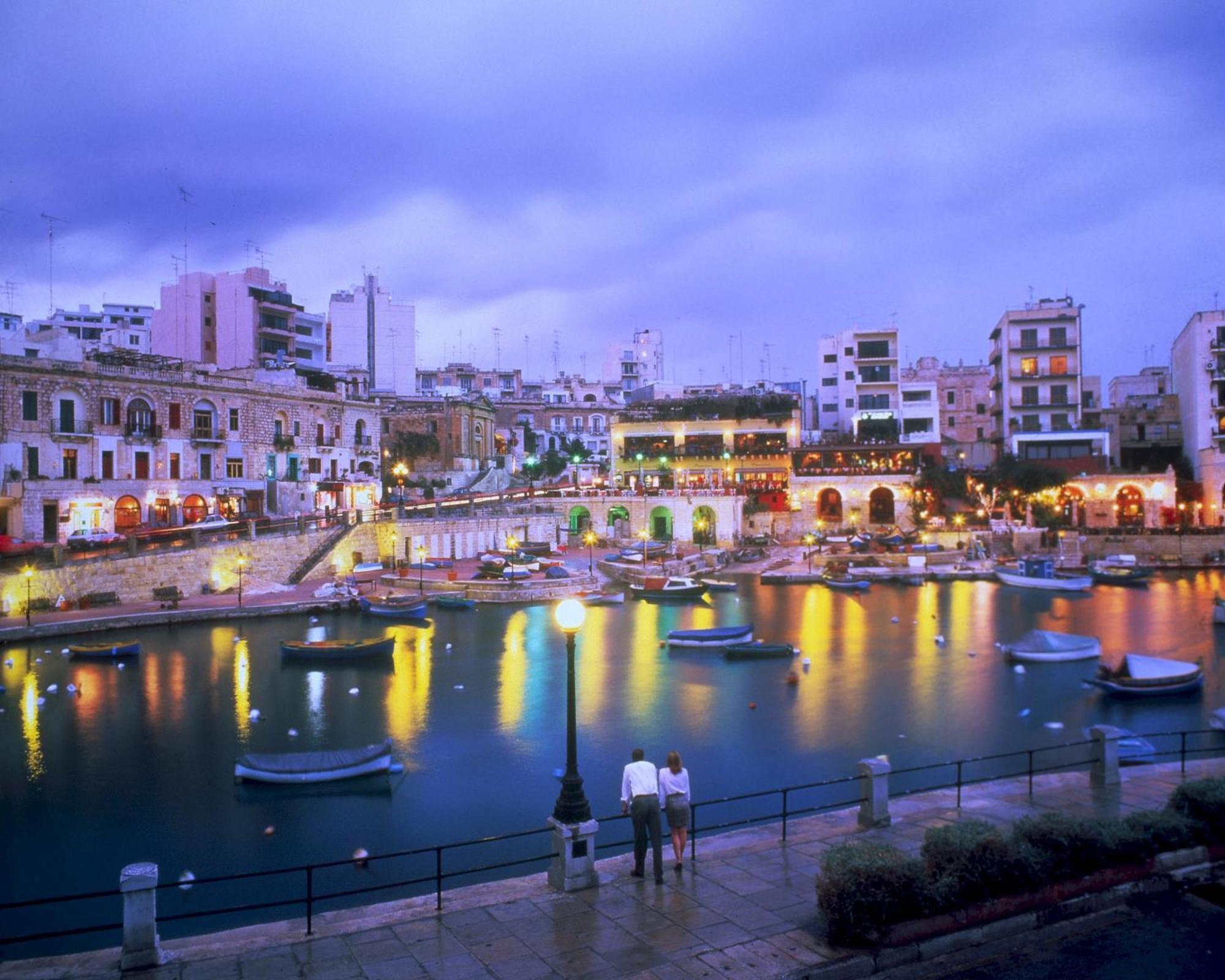 Stunning 2Br Holiday Penthouse In Central Sliema Ngoại thất bức ảnh